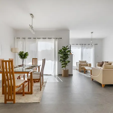 Kastalia Springs 3bd Viilla In Peiya By Vichy Holidays *