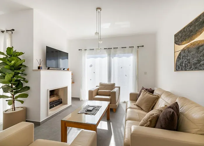 Kastalia Springs 3bd Viilla In Peiya By Vichy Holidays