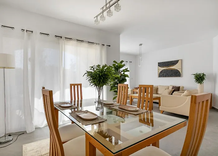 Kastalia Springs 3bd Viilla In Peiya By Vichy Holidays